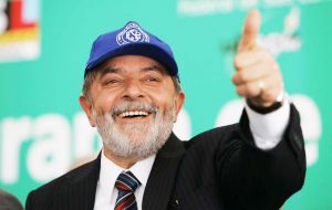En la encuesta MDA Lula, procesado en cinco causas vinculadas a la Operación Lava Jato, aparece como el claro favorito a sacar a Brasil de la crisis