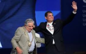 ”Reconozco que soy especialista en juntar votos no en el proceso electoral”, dijo el ex presidente Mujica integrante de los veedores de Unasur