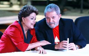 “A pesar de todos los intentos de destruir su persona, su historia, Lula sigue en primer lugar, sigue siendo espontáneamente el más votado”, dice Rousseff
