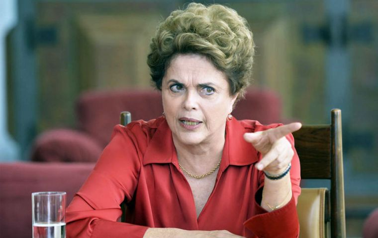 “Es mentirosa la información de que haya pedido recursos a Marcelo Odebrecht o cualquier empresario” para campañas de 2010 y 2014, dijo Rousseff