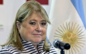 La canciller argentina Susana Malcorra convocó a reunión urgente del Mercosur este sábado para considerar la situación en Venezuela 