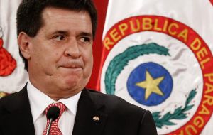 “No debemos permitir que unos bárbaros destruyan la paz, la tranquilidad y el bienestar general del pueblo paraguayo”, dijo Cartes en un comunicado