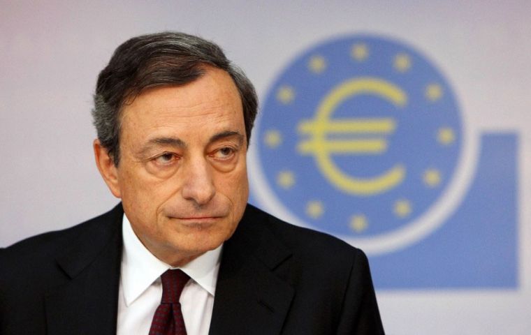  “Incluso en la era digital, el efectivo sigue siendo esencial en nuestra economía”, señaló el presidente del BCE, Mario Draghi.