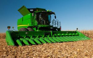 Las políticas de libre comercio impulsadas por Macri, tras ocho años de peleas entre productores y el gobierno anterior, han favorecido la plantación de trigo y maíz.