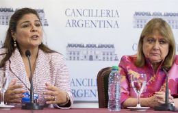 Susana Malcorra y la directora para América Latina del Foro Económico Mundial (WEF), Marisol Argueta de Barillas, anuncian el lanzamiento del Foro