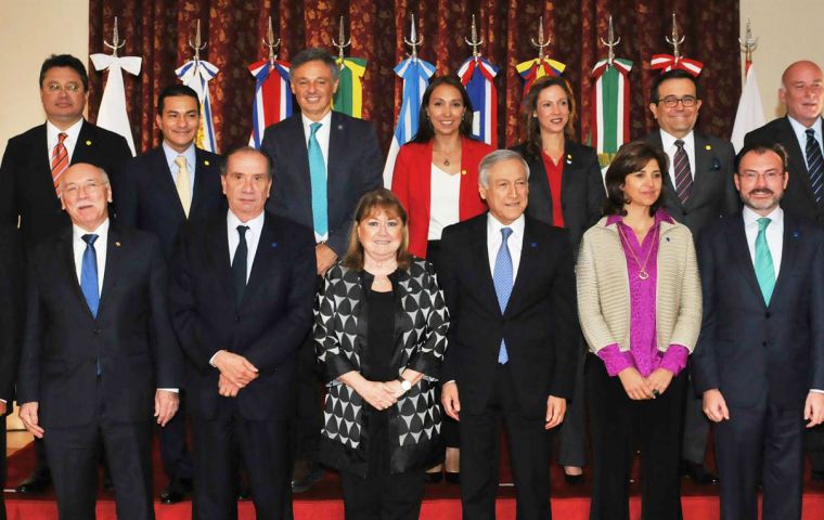 Foto de familia de los integrantes del Mercosur y Alianza del Pacífico en Bs. Aires
