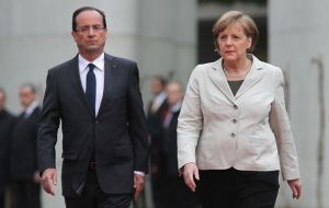 En un comunicado conjunto, François Hollande y Angela Merkel dijeron que el presidente sirio Bashar al Asad tiene “la plena responsabilidad” del ataque