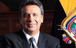 El Consejo Nacional Electoral (CNE) de Ecuador confirmó que con el escrutinio al 100% de votos, dan la victoria en las urnas al oficialista Moreno con el 51,15 %