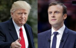 “Felicidades a Emmanuel Macron por su gran triunfo hoy como próximo presidente de Francia ¡Estoy impaciente por trabajar con él!”. escribió Trump