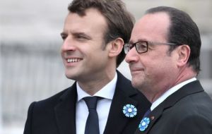 El propio Presidente François Hollande uno de los primeros en llamar por teléfono al ganador de los comicios para “felicitarlo afectuosamente”.