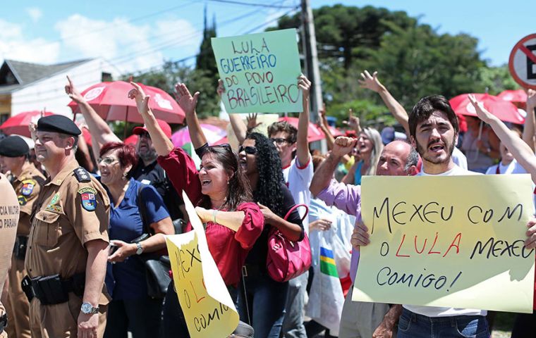 PT también cerró filas para la manifestación del miércoles que respaldará a Lula en su primera indagatoria ante Moro por corrupción vinculada a Petrobras.