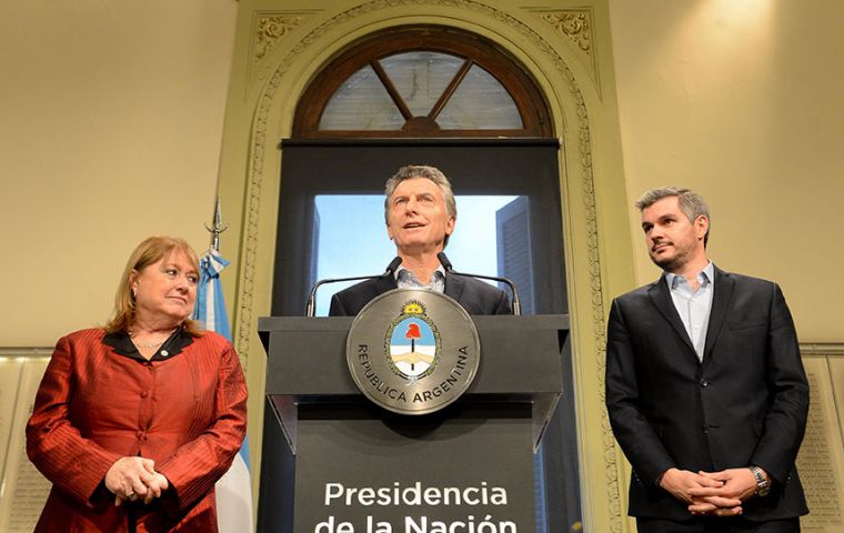 Los anuncios fueron hechos en Casa de Gobierno con la presencia de Malcorra y el Jefe de Gabinete de Ministros, Marcos Peña, y el presidente Macri 