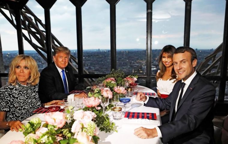 La lucha contra el extremismo, la seguridad, el comercio, Medio Oriente trataron los líderes en el Elíseo, seguido por una “cena de amigos” en la Torre Eiffel. 