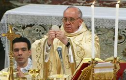 Jorge Bergoglio celebrará una misa masiva en cada ciudad que visite, el martes 16 de enero en, el 17 en la sureña Temuco y el 18 en la playa Lobito, en Iquique.
