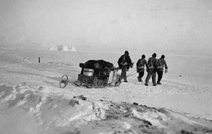 El equipo de Scott alcanzó el Polo Sur en 1912, pero 34 días después de los expedicionarios noruegos que fueron los primeros en llegar