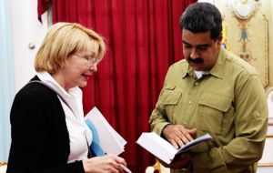 Ortega estuvo vinculada en el pasado al chavismo y se distanció de Maduro en los últimos meses después de denunciar la ruptura del orden constitucional 