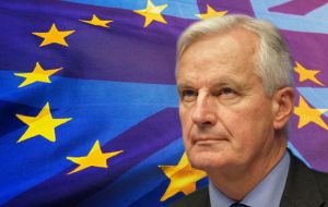 Si bien la fecha prevista para Londres abandonar la UE es marzo de 2019,   Michel Barnier, quiere que las negociaciones estén cerradas antes de octubre de 2018 