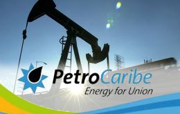 El esquema de Petrocaribe lanzado en 2005 ofrece a una docena de miembros, suministros de crudo bajo un mecanismo flexible de crédito