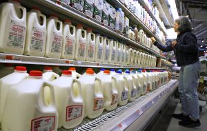 Aquellos del lado de las leches vegetales, en cambio, argumentan que los consumidores pueden identificar la diferencia entre un producto lácteo y los suyos. 