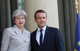 La reunión ha sido convocada tras una conversación telefónica que ha mantenido la primer ministro Theresa May, con el presidente Emmanuel Macron