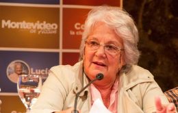 La Sen. Lucía Topolansky esposa del ex-presidente Mujica asumirá el cargo de Vice/presidente luego que Sendic renuncie ante la Asamblea General
