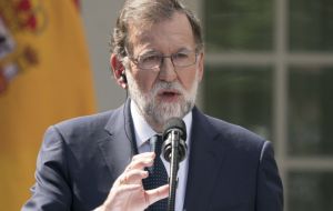 También hubo un llamado a Rajoy, “Nos queremos re entender con el estado español”, pero sobre la base de “la voluntad de la gente” de Cataluña