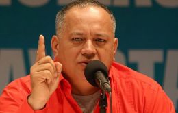 ”Al ganar tiene que ir a juramentarse ante la Asamblea Nacional Constituyente (ANC) para poder asumir el cargo”, dijo Diosdado Cabello