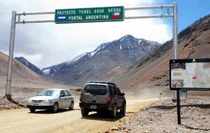 Los fondos son destinados a la construcción del túnel fronterizo Agua Negra, en los Andes, aunque los créditos son ampliables a un total de US$ 1.500 millones.