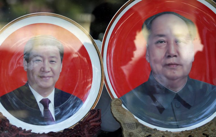 La figura del presidente Xi Jinping fue elevado al nivel de históricos antecesores como Mao Zedong y Deng Xiaoping. 