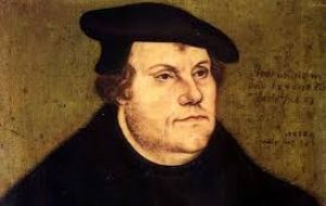 Conmemorar las posiciones de Lutero, considerado por siglos “el peor de los herejes”, le valió a Francisco duras críticas de parte de sectores más conservadores.