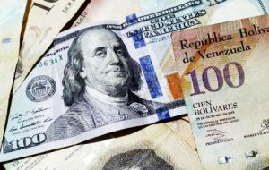 Venezuela tiene una deuda externa pública de unos US$ 150.000 millones, incluidos US$ 23.000m adeudados a China, según el Instituto Internacional de Finanzas 