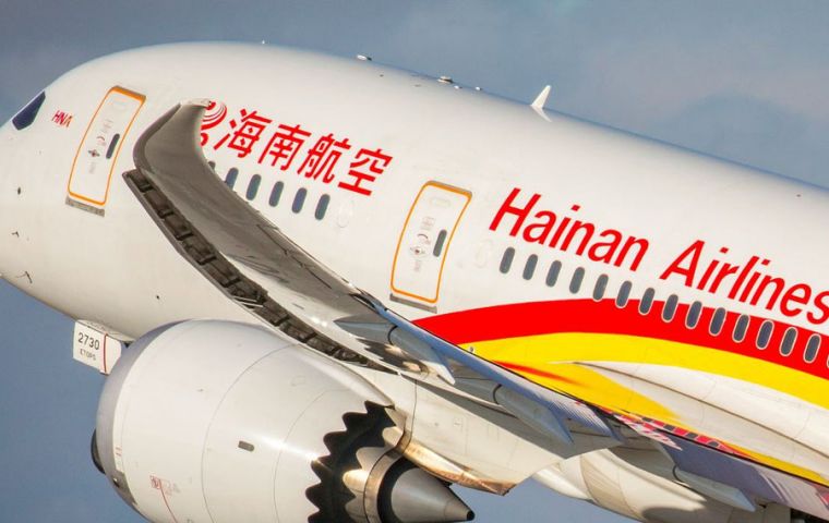 El avión, con 22 pasajeros chinos despegó de Hong Kong, hizo escala en Ciudad del Cabo y finalmente llegó a un punto no precisado de Antártica el sábado pasado