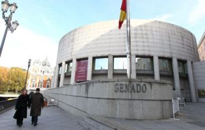 En septiembre, el Senado español aprobó una moción en la que pide la inclusión de la aporofobia como circunstancia agravante en el Código Penal.