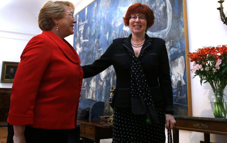 Bachelet recibió a Flavia Bustreo, quien le planteó presidir una comisión dependiente de la OMS, a partir de marzo, y la presidente de Chile aceptó