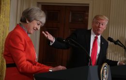 Trump espera mantener un encuentro bilateral con la premier May, en Davos, para fortalecer aún más la relación especial entre EE.UU. y el Reino Unido
