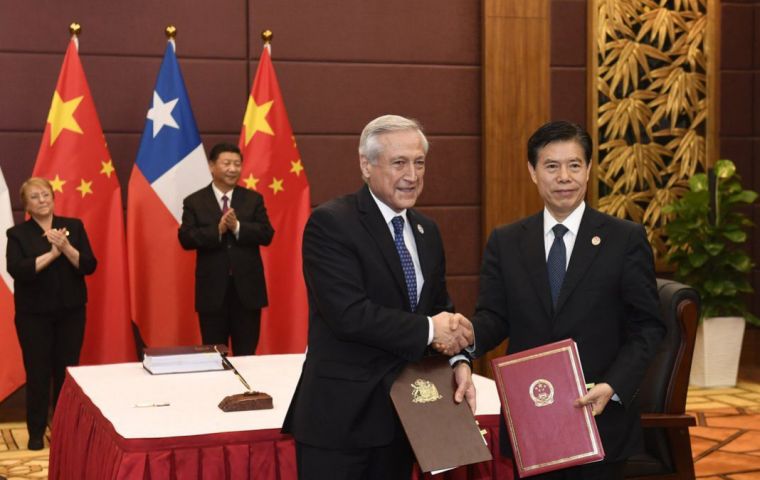 Tanto Chile como China han criticado en el pasado el tono proteccionista de las medidas adoptadas por Donald Trump, como abandonar el TPP. 