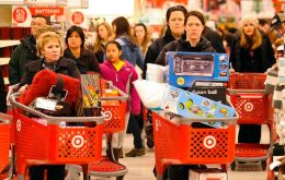 El dato vino impulsado por el fuerte aumento en el gasto de los consumidores, que supone dos tercios de la actividad económica en EE.UU., y subió un 3,8%