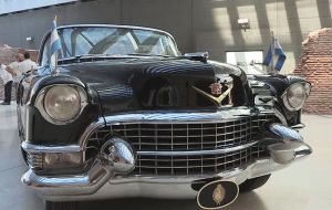 El automóvil había sido comprado en 1955 por el Gobierno de Perón, quien nunca llegó a utilizarlo debido a que fue derrocado en septiembre de ese mismo año. 