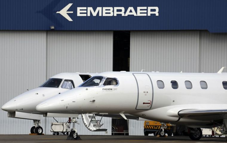 El plan de Boeing le permitiría asumir el control del área comercial de Embraer por medio de la creación de una nueva compañía.