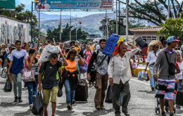 Hay al menos 600.000 venezolanos en suelo colombiano, de los cuales muchos están en tránsito hacia Chile, Ecuador o Perú.