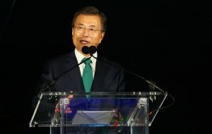 “Declaro inaugurados los Juegos Olímpicos de Pyeongchang”, dijo Moon Jae-in, el presidente surcoreano, desde la tribuna.