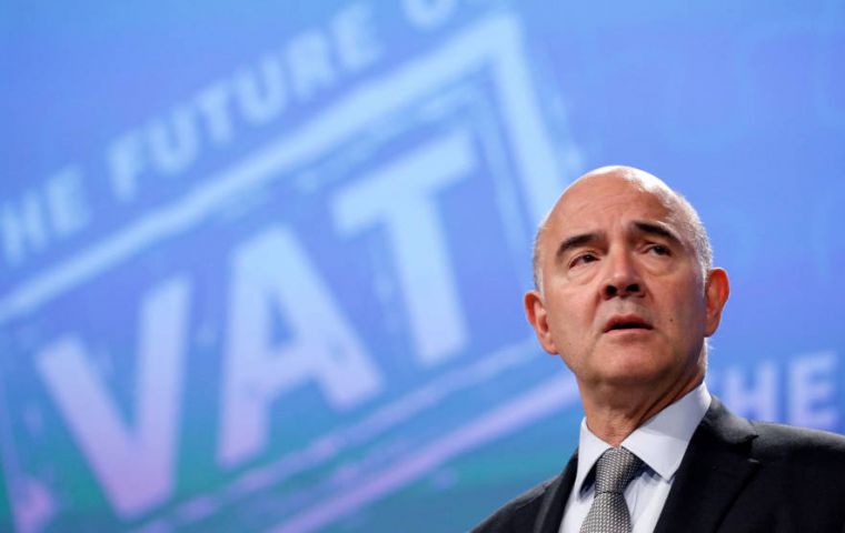 “Pido que haya sanciones contra los países de la lista negra”, indicó Pierre Moscovici en declaraciones al canal de televisión France 2.