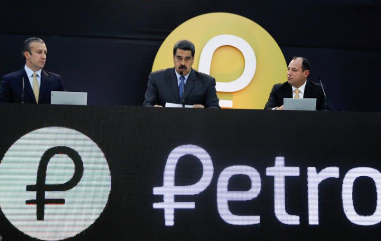 ”Hemos logrado la intención de compra por el orden de (...) 735 millones de dólares. Ya los tenemos en nuestras manos (...) Tremendo golpe”, dijo Nicolás Maduro