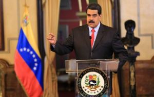 Maduro anunció que asistirá a las elecciones “llueve, truene o relampaguee” participe o no la oposición en los comicios.