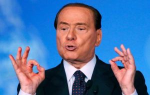 Los sondeos dan ventaja a la coalición de derecha liderada por Silvio Berlusconi, aunque ninguna obtendría la mayoría necesaria para constituir un gobierno. 