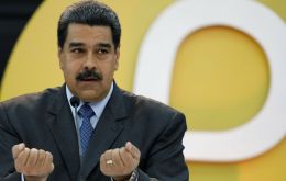 ”Ya tenemos ofertas y negociaciones que superan los 1.000 millones de dólares con dos días apenas (de preventa)”, afirmó Maduro en un video