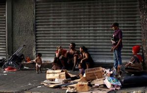 Un estudio de ENCOVI muestra que la pobreza general en Venezuela alcanza al 87% de la población, y el 61% es pobreza extrema.