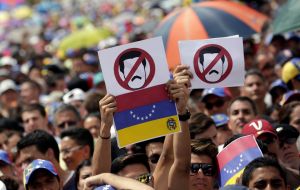 Mogherini resaltó las “horas críticas” que vive Venezuela, pero también “todavía queda tiempo para tomar decisiones formales”