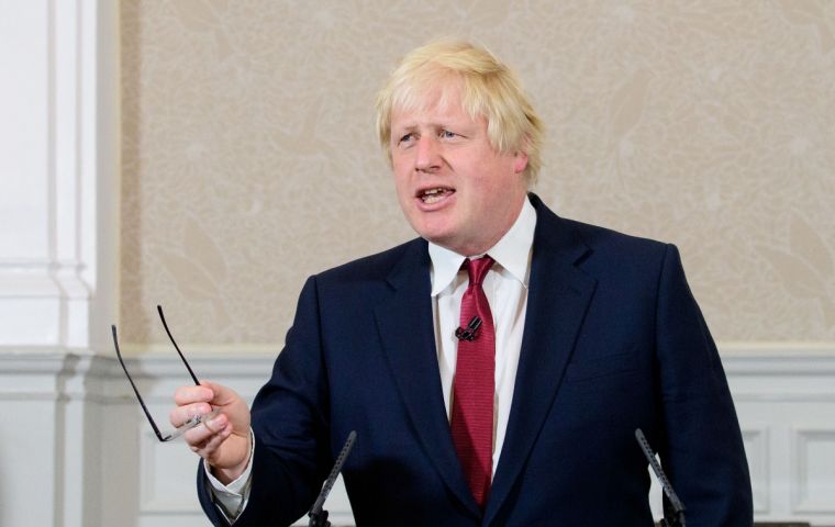 Boris Johnson adelantó que el gobierno decidirá retirar al combinado nacional si se comprueba que Rusia ordenó envenenar al espía Sergei Skripal.