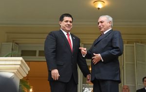 El presidente de Brasil se comunicó con el mandatario Horacio Cartes de Paraguay, que preside el Mercosur, para informarle del diálogo con los líderes europeos 